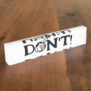 Placa De Nombre "NO" Texto con dedo