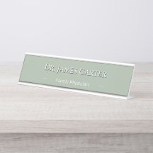 Nombre personalizado en verde salvia estilo minima