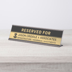 Placa De Nombre Oro Metálico y Logo Personalizado Negro -Reservado