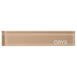 Placa De Nombre Oryx color beige marrón