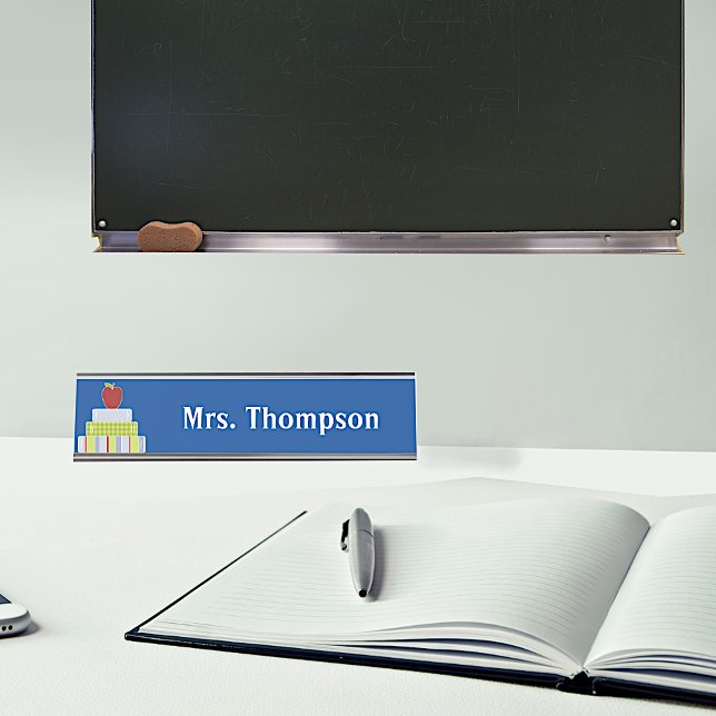 Placa De Nombre Personalizado de profesores de libros apilados (Subido por el creador)