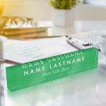 Placa De Nombre Personalizado Moderno y Brillante Título Blanco Ve<br><div class="desc">Personalizado Sleek simple placa de nombre moderno con su nombre y título en texto blanco sobre un fondo verde kelly brillante. Esta minimalista decoración de escritorio es perfecta para tu oficina,  oficina en casa,  todos tus empleados y también hace un hermoso regalo.</div>