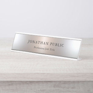 Placa De Nombre Plantilla de diseño simple de aspecto plateado pe