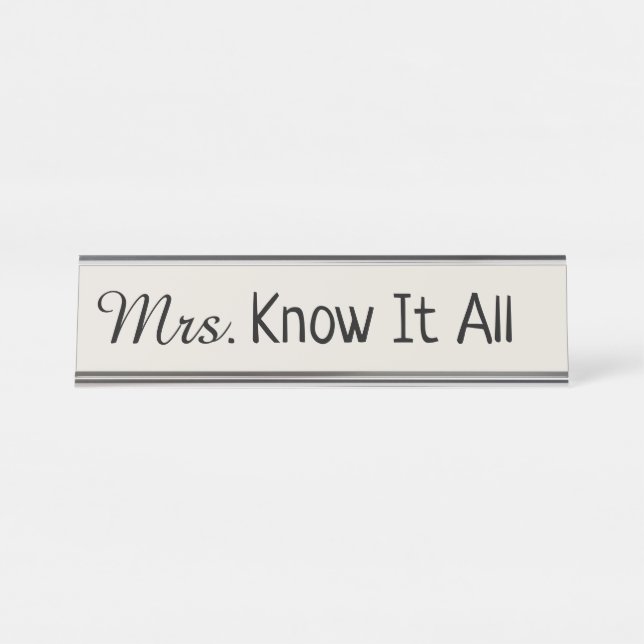 Placa De Nombre Sra. Know It All (Anverso)