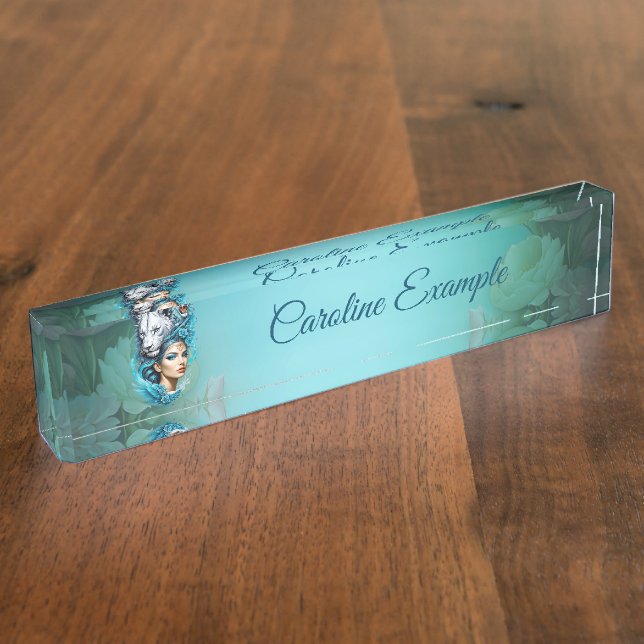 Placa De Nombre Una mujer cautivadora con una majestuosa cabeza de (Lateral)