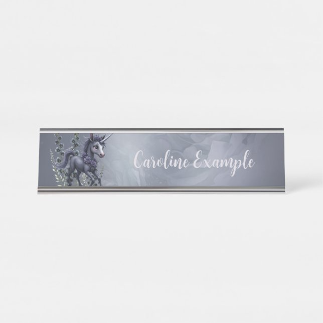 Placa De Nombre Unicornio estilizado en esplendor floral. (Anverso)
