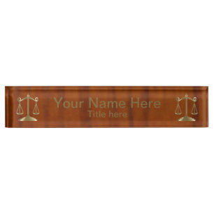 Placa De Nombre Wood Style Gold Scale of Justice