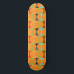 Placa de skateboard del patrón Naranja moderno de<br><div class="desc">Toc, Toc. ¿Quién está ahí? Mostrador de patrón Naranja moderno de mediados de siglo! Oye, con un diseño tan retro, no necesitas una línea de punzonado. Este diseño, muy moderno, tiene un fondo naranja vibrante y filas de formas gitschy adorables en verde, rojo, turquesa, negro y blanco y grano de...</div>