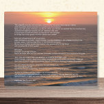 Placa Desiderata Ocean Sunrise<br><div class="desc">Esta placa inspiradora de 10 x 8 pulgadas tiene una imagen fotográfica del hermoso y majestuoso Océano Atlántico al amanecer y está impresa con el poema "Desiderata" de Max Erhmann en 1927 sobre la felicidad. Puede eliminar la imagen superpuesta de texto y personalizar el fondo con otro texto de su...</div>