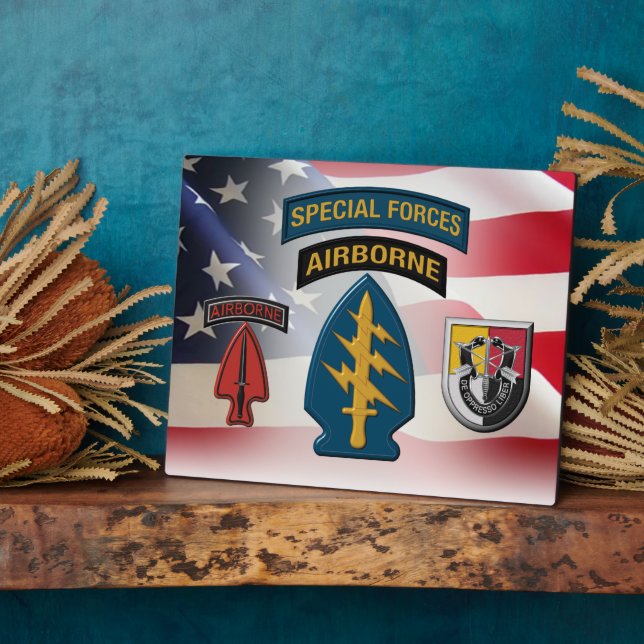 Placa Expositora 3.ᵉʳ Grupo de Fuerzas Especiales (AIRBORNE) (Lado)