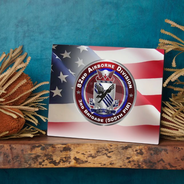 Placa Expositora 82.ª División Aérea 3.ª Brigada (Lado)