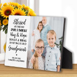 Placa Expositora Abuelos bendecidos foto personalizada moderna<br><div class="desc">Celebra a tus abuelos con una placa fotográfica personalizado. Esta placa única de los abuelos es el regalo perfecto, ya sea por cumpleaños, día de los abuelos o Navidades. Esperamos que su regalo de abuelo especial se convierta en un tesoro para los años venideros. ... Cita " Bienaventurados los que...</div>