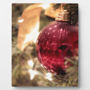 Placa Expositora adorno rojo de árbol de navidad festivo brillante