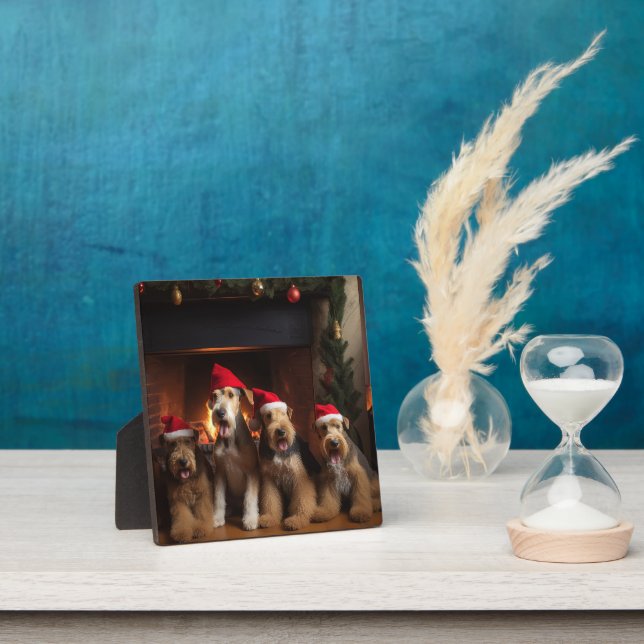 Placa Expositora Airedale por los Navidades de la chimenea (in situ)