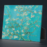 Placa Expositora Almond Blossom Van Gogh<br><div class="desc">Reproducción de pintura vintage de Almond Blossom por Vincent van Gogh,  1890. Presenta las florecientes ramas de almendros contra el cielo. Los almendros florecen a principios de primavera y simbolizan el inicio de la nueva vida. Van Gogh hizo esta pintura como un regalo para su sobrino recién nacido.</div>