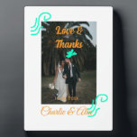 Placa Expositora Amor & gracias foto de pareja de boda moderna oran<br><div class="desc">Diseño para pareja amor</div>