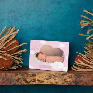 Placa Expositora Angelito Pastel de Nube Pequeña Está Aquí Rosa