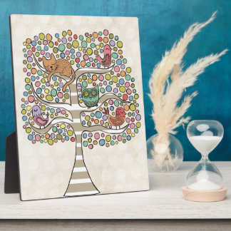 Placa Expositora Aves y búhos de gato en un Ilustracion de árbol
