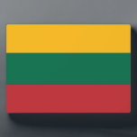 Placa Expositora Bandera de Lituania<br><div class="desc">Bandera de Lituania. La bandera lituana es una tribanda horizontal.</div>