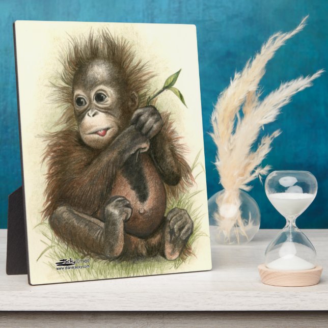Placa Expositora Bebé orangután con hojas (Lado)