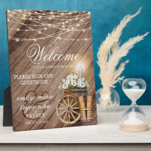 Placa Expositora Bienvenida: Rustic Wood Barrel & String Lights
