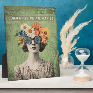 Placa Expositora Bloom Donde Plantó Mujer De Flores Surrealistas