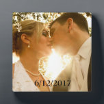 Placa Expositora Boda Photo Plaque<br><div class="desc">Añada su foto boda favorita a esta placa en el área del personalizar. Estos son un gran regalo romántico para El día de San Valentín,  Navidades o aniversarios.</div>