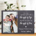 Placa Expositora BONUS DAD Poem Fotos personalizadas Día del Padre<br><div class="desc">Sorprende a tu padre o padrastro este día del padre con una placa fotográfica personalizada. "Puede que no me hayas dado el gesto de la vida, pero la vida me dio el don de Ti". Personaliza esta placa de bonificación con foto, mensaje y nombre favoritos. Visita nuestra colección para los...</div>