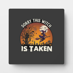 Placa Expositora Bruja Es Tomada Escoba Árbol Cementerio Halloween_