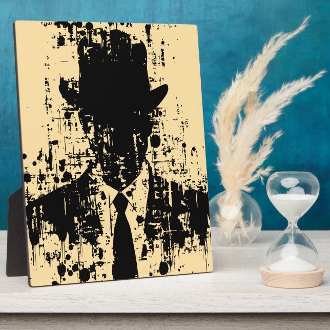 Placa Expositora Caballero sin rostro: Elegancia abstracta (Lado)