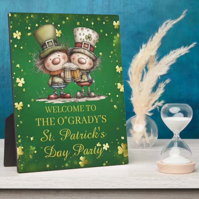 Placa Expositora Cheerful St. Patrick’s Day Party Illustration (Lado)