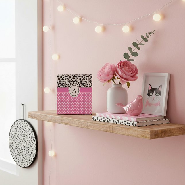 Placa Expositora Chicas y animales imprimir monograma (Subido por el creador)