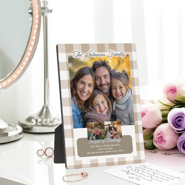 Placa Expositora Christian Beige Buffalo Plaid Family Photo Collage (Subido por el creador)