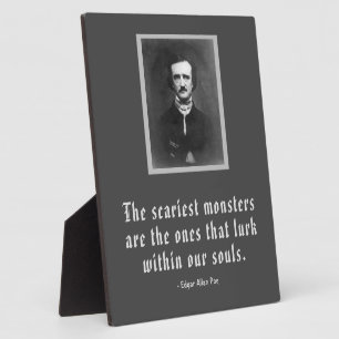 Placa Expositora Cita de poe de los monstruos más precarios de Edga