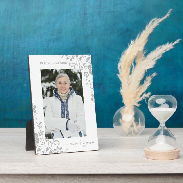 Placa Expositora Clásico Servicio Fúnebre Gris Floral Querida Una F (Lado)