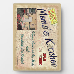 Placa Expositora Cocina de Mema donde los nietos son una parodia