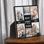 Placa Expositora Collage de fotos de abuelos y nietos<br><div class="desc">Captura el amor entre Poppy y sus nietos con nuestro abuelo Collage de fotos Plaque. Esta placa personalizada muestra un reconfortante collage de fotos, mostrando hermosamente momentos apreciados compartidos entre Poppy y sus queridos nietos. Alrededor de las fotos está el entrañable título "Poppy", agregando un toque especial al diseño. Esta...</div>