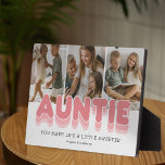 Placa Expositora Collage de fotos de la tía Guay<br><div class="desc">placa fotográfica moderna de tía con 3 fotos para que las reemplazes por la tuya,  el título "tía",  un dicho personalizado que dice "haces la vida un poco más dulce",  y los nombres de los niños.</div>
