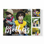 Placa Expositora Collage de fotos personalizado de los hermanos<br><div class="desc">Esta placa de collage de fotos de hermanos modernos es el regalo perfecto para tu hermano, con 4 de tus fotografías favoritas, los hermanos de texto con un divertido tipo de letra de guión, y luego personalizar con tus nombres. Fantástico como navidades, graduación, galatinas, cumpleaños o regalo para cualquier otra...</div>
