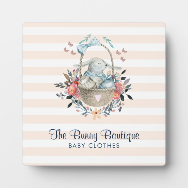 Placa Expositora Conejo lindo en una canasta con huevos y flores de (Frente)