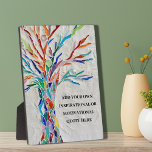 Placa Expositora Crear su propio presupuesto Inspirador/motivaciona<br><div class="desc">Este singular Plaque está decorado con un colorido diseño de mosaico de árbol de la vida. Añade tu cita elegida para personalizarla. Haga clic en Personalizar Más adelante para editar el tipo de letra,  el tamaño de la fuente y el color de la fuente. Original Mosaico © Michele Davies.</div>