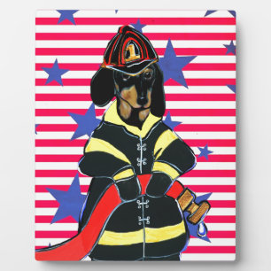 PLACA EXPOSITORA DACHSHUND BOMBERO