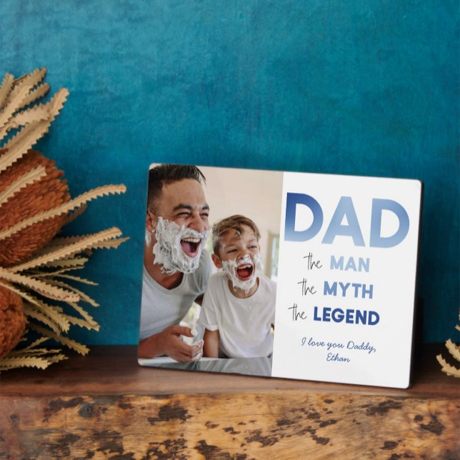 Placa Expositora DAD El Hombre Mito Leyenda Foto De Gradiente Azul (Easily personalize this photo Dad gift with your image and message, for a gift he'll treasure)
