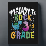 Placa Expositora De vuelta a la escuela Estoy listo para aplastar 3<br><div class="desc">De vuelta a la escuela Estoy listo para aplastar 3er grado Dino
3er, grado, ideas, vuelta al cole, 2021, primer día de clases, idea de regalo, jardín de infancia, pre k, profesor, tercer, grado, dinosaurio, escuela, grado, maestra de primer grado, estudiante, enseñanza, preescolar, niños, regalos</div>