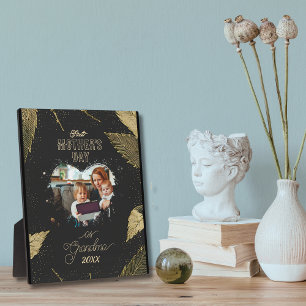 Placa Expositora Día de la primera madre dorada como foto de la abu