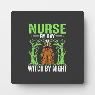 Placa Expositora Diseño de Halloween de bruja por la noche enfermer