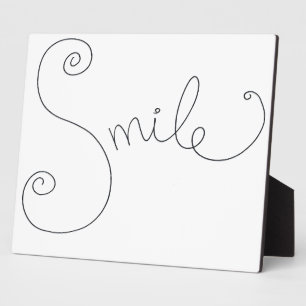 Placa Expositora diseño en blanco y negro de sonrisa linda garabato