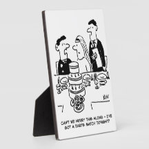 El novio de la recepción de bodas tiene un juego d