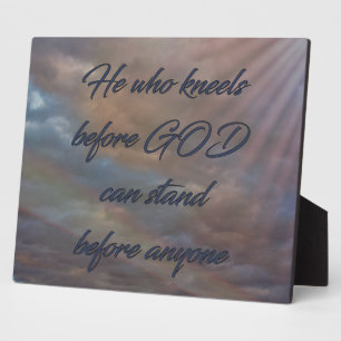 Placa Expositora El que se arrodilla ante DIOS
