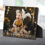 Placa Expositora El regalo de los abuelos de la foto del nieto<br><div class="desc">La foto de su hijo y AME A USTED GRANDMA & GRANDPA, o cualquier texto, se coloca directamente en el panel de trabajo para una imagen asombrosamente nítida con una superficie limpia y fácil de borrar. Tabletop, en una estantería o escritorio, esta placa con un caballete empotrado es ideal para...</div>